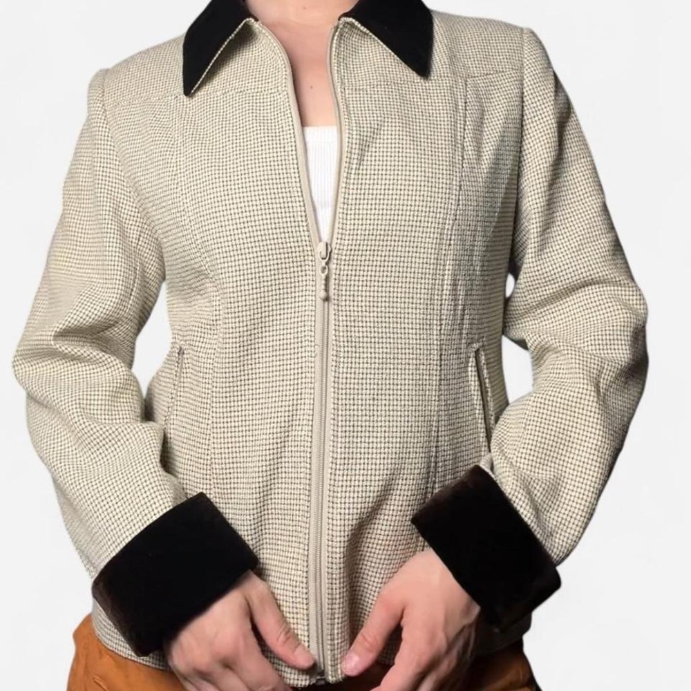Joni's Zip Up Velvet Collared Jacket